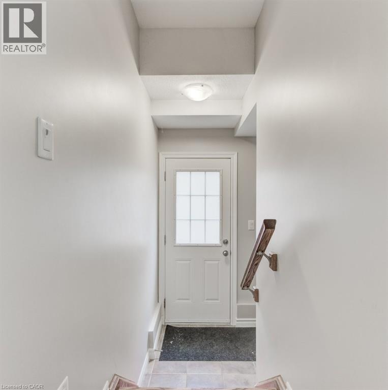 Photo 30 of 404 Tealby Crescent, Waterloo ON