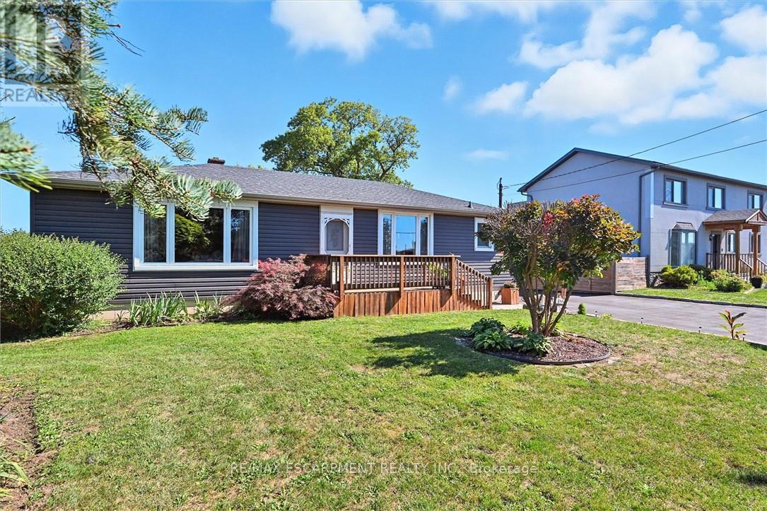 Photo 2 of 8554 Haldibrook Road, Hamilton ON