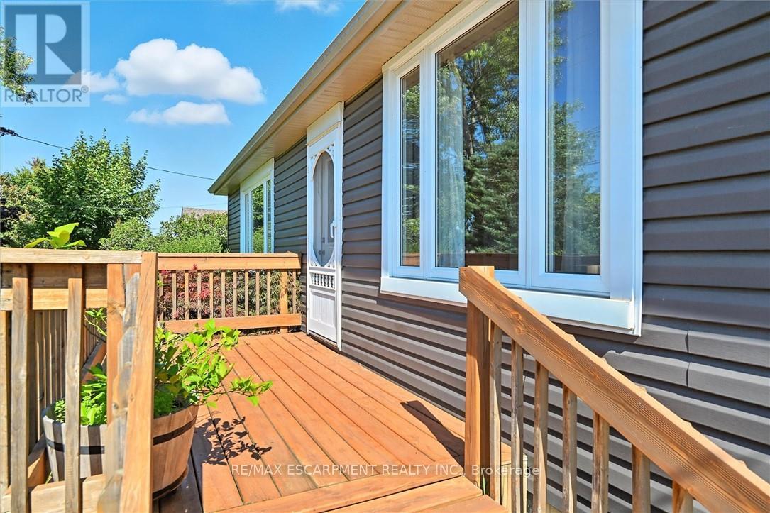 Photo 3 of 8554 Haldibrook Road, Hamilton ON