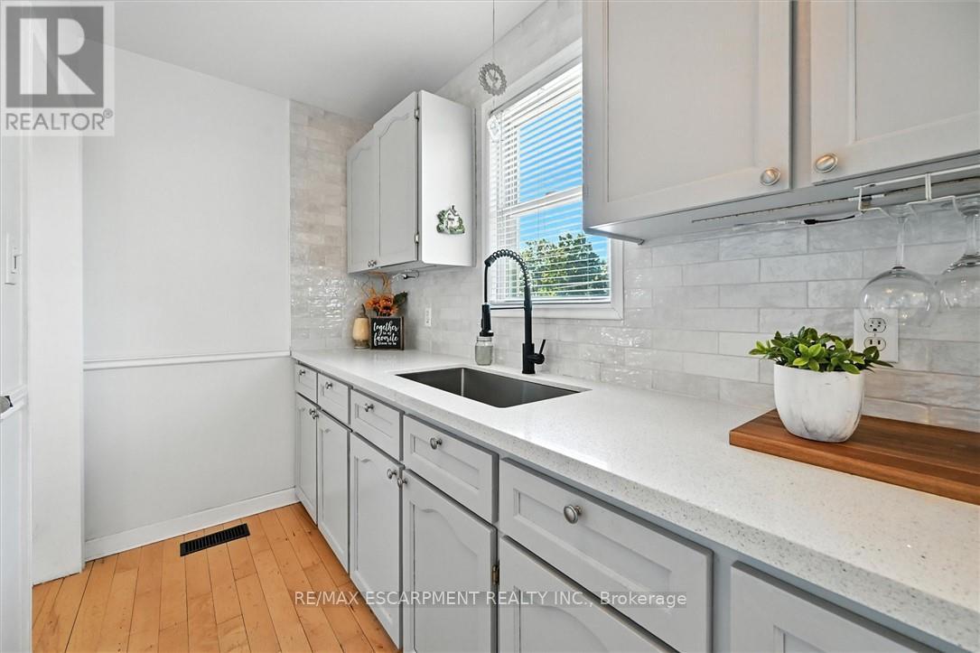 Photo 16 of 8554 Haldibrook Road, Hamilton ON