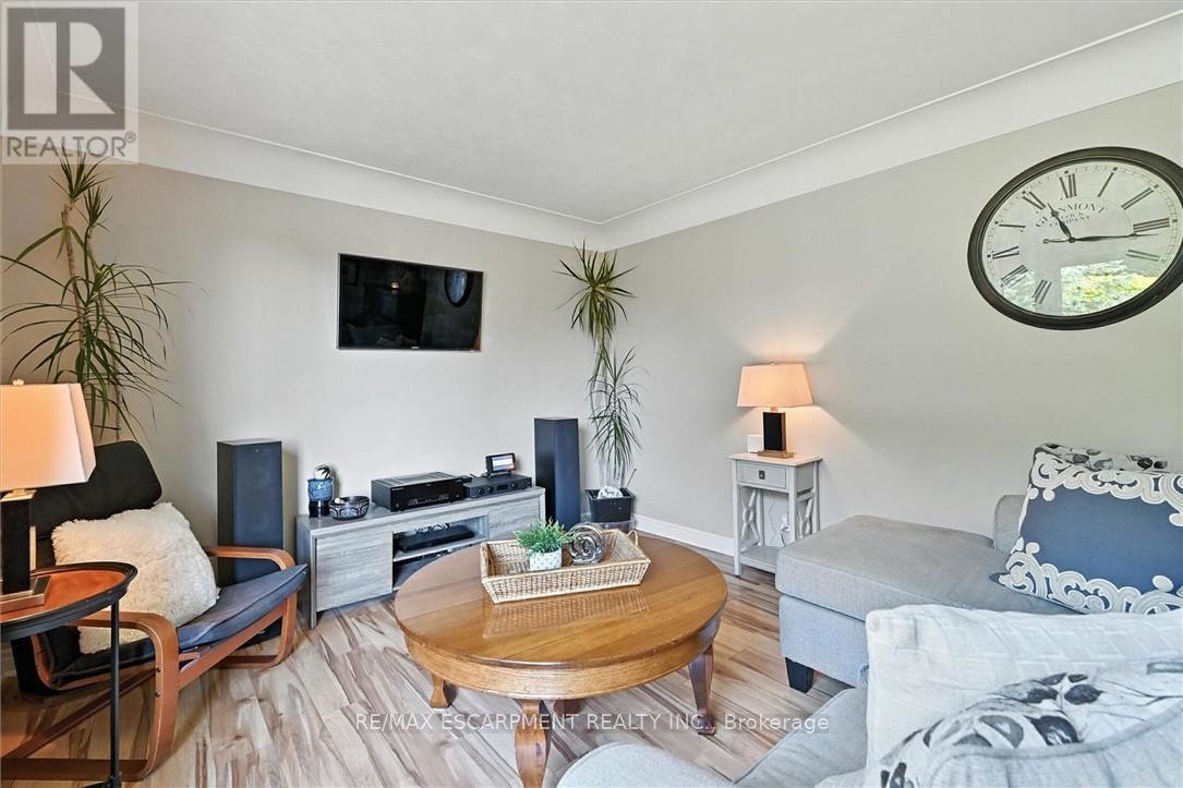 Photo 7 of 8554 Haldibrook Road, Hamilton ON