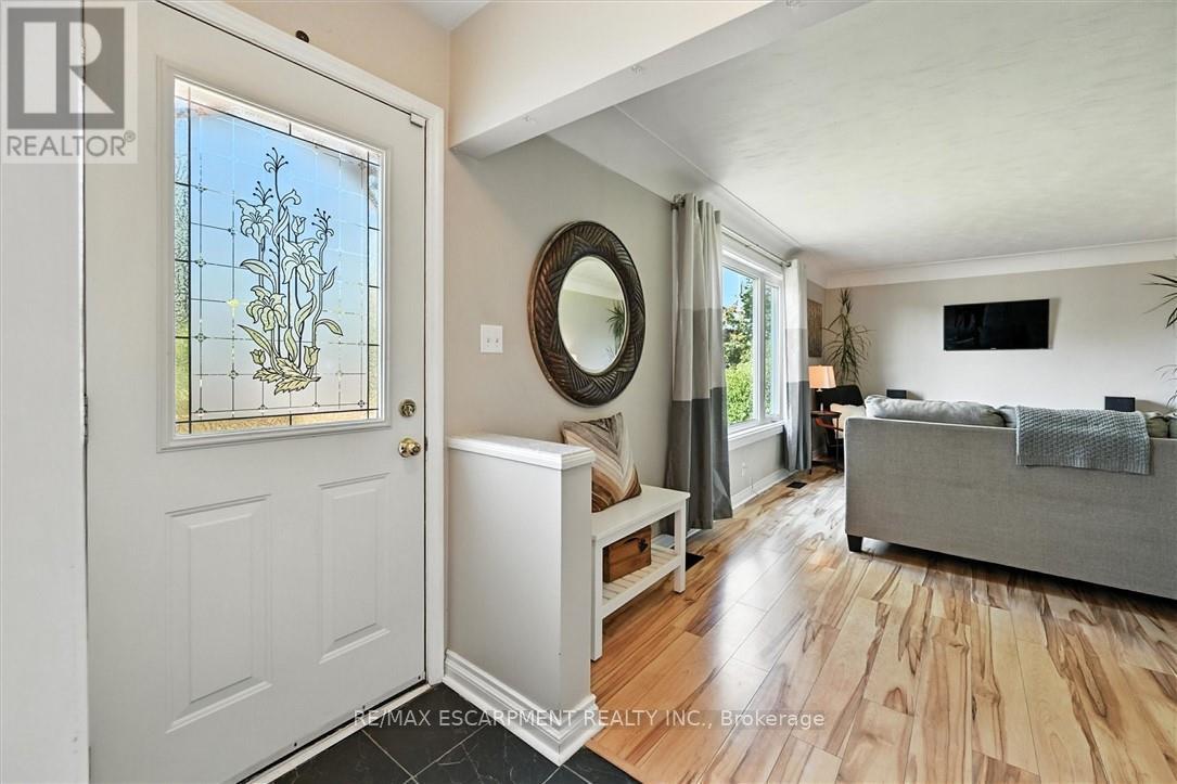 Photo 5 of 8554 Haldibrook Road, Hamilton ON