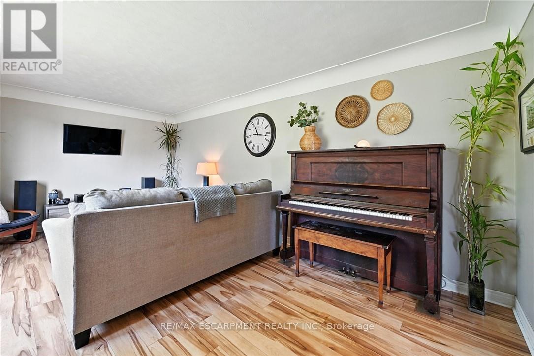 Photo 6 of 8554 Haldibrook Road, Hamilton ON