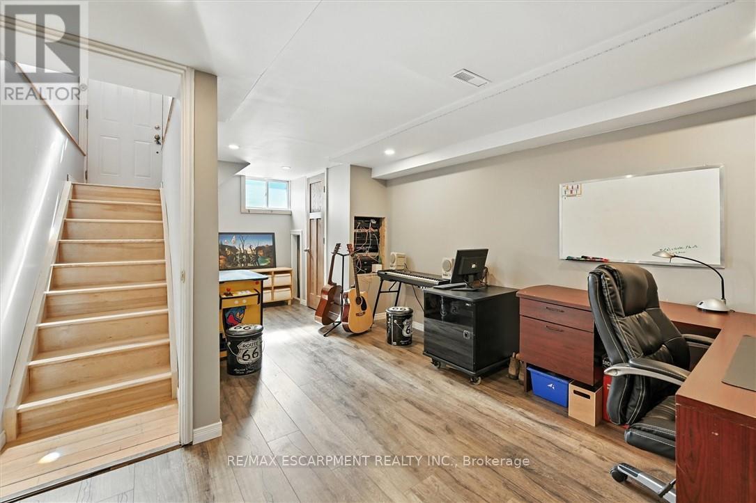 Photo 25 of 8554 Haldibrook Road, Hamilton ON