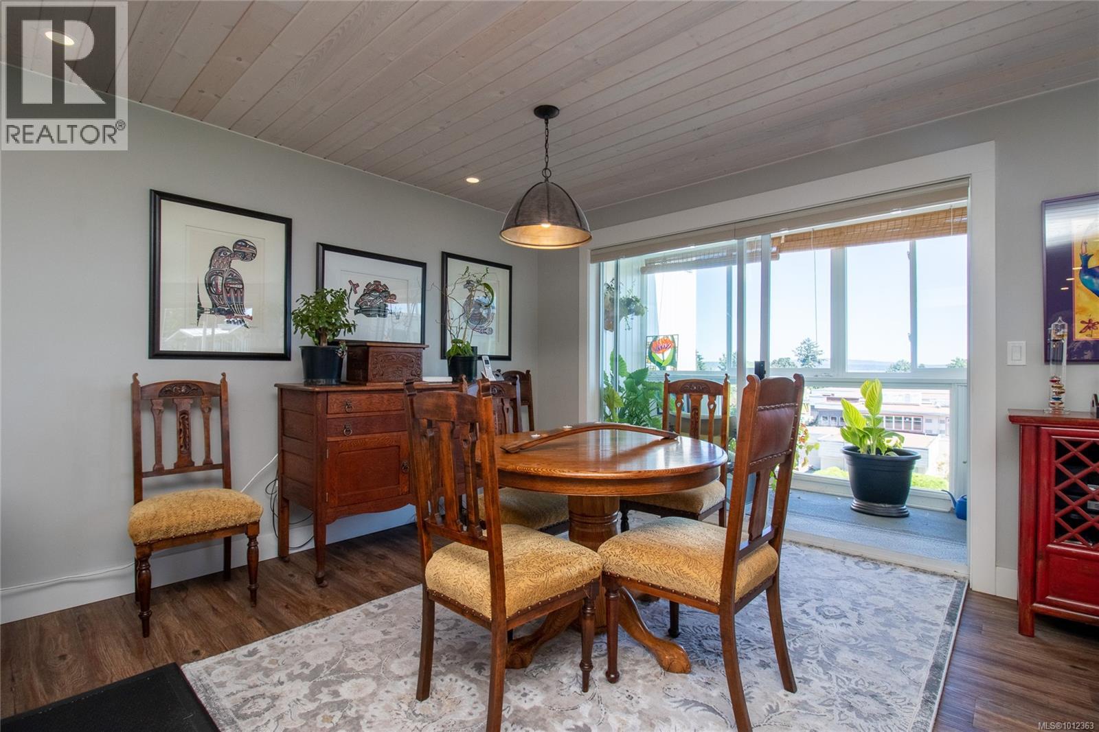 404 9958 Daniel St, Chemainus
