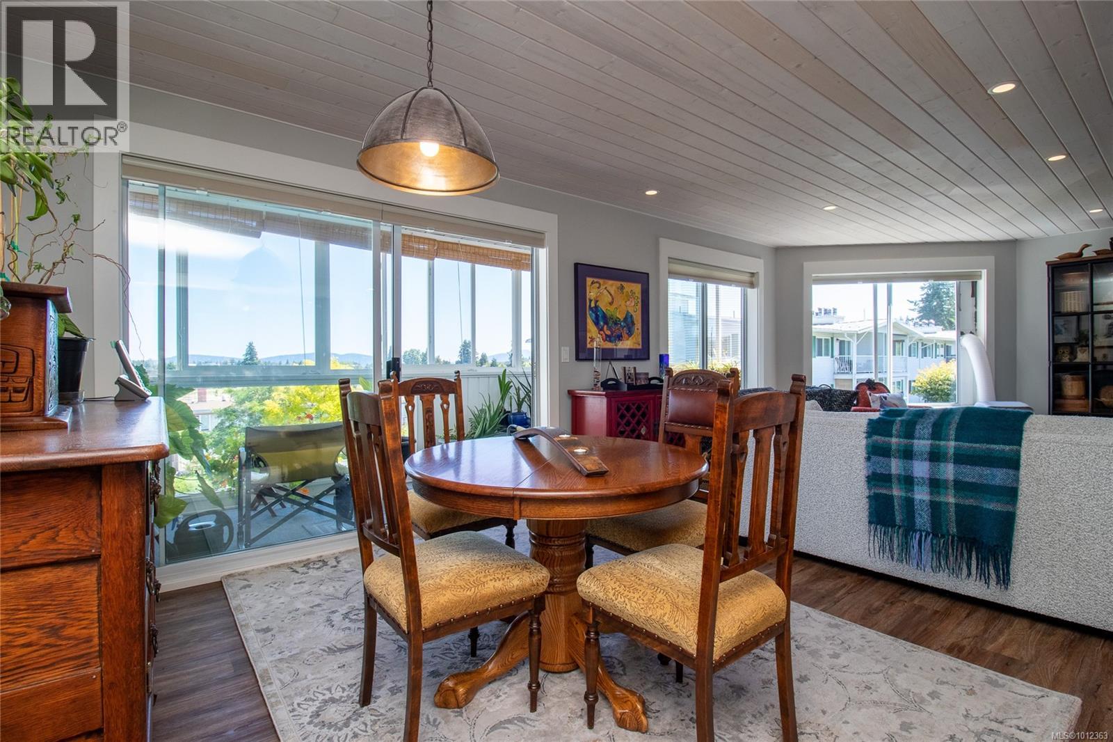 404 9958 Daniel St, Chemainus