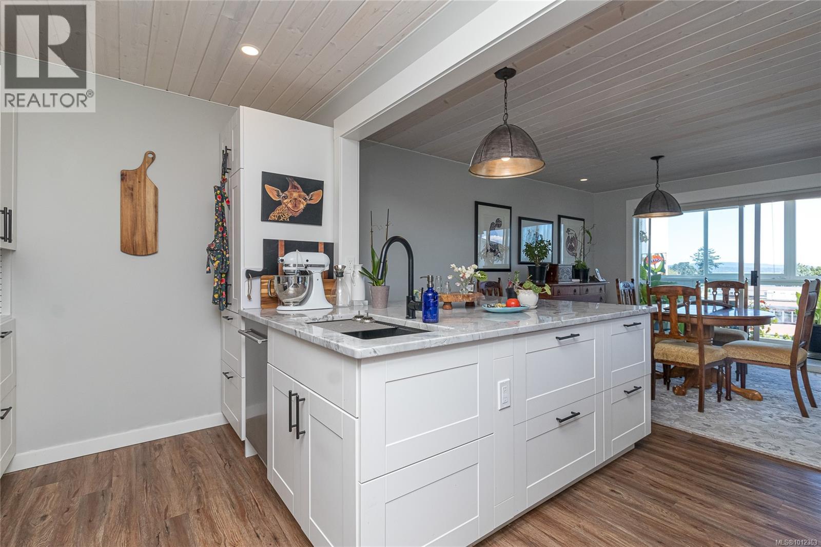 404 9958 Daniel St, Chemainus