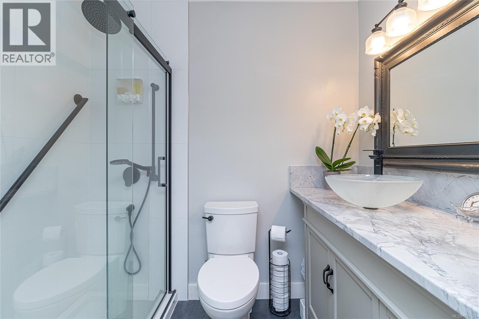 404 9958 Daniel St, Chemainus