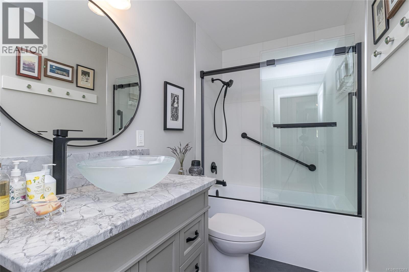 404 9958 Daniel St, Chemainus