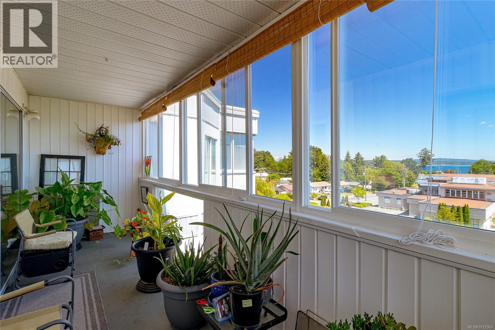 404 9958 Daniel St, Chemainus