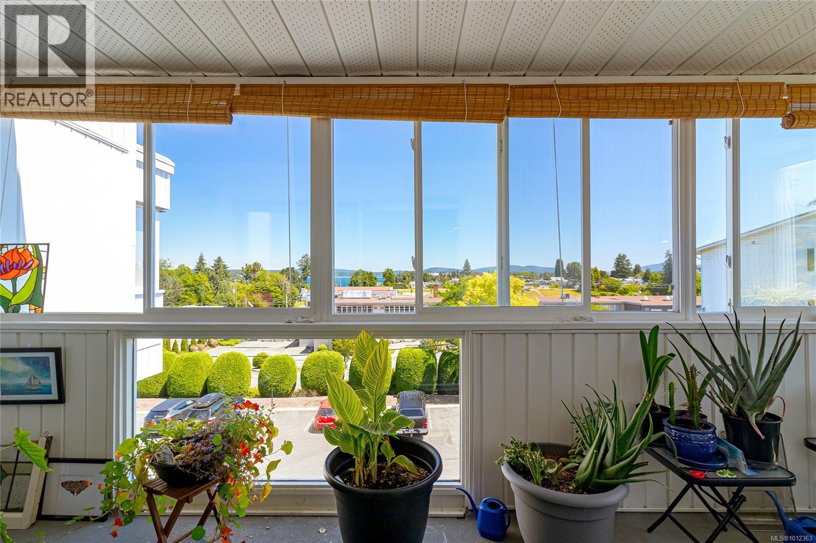404 9958 Daniel St, Chemainus