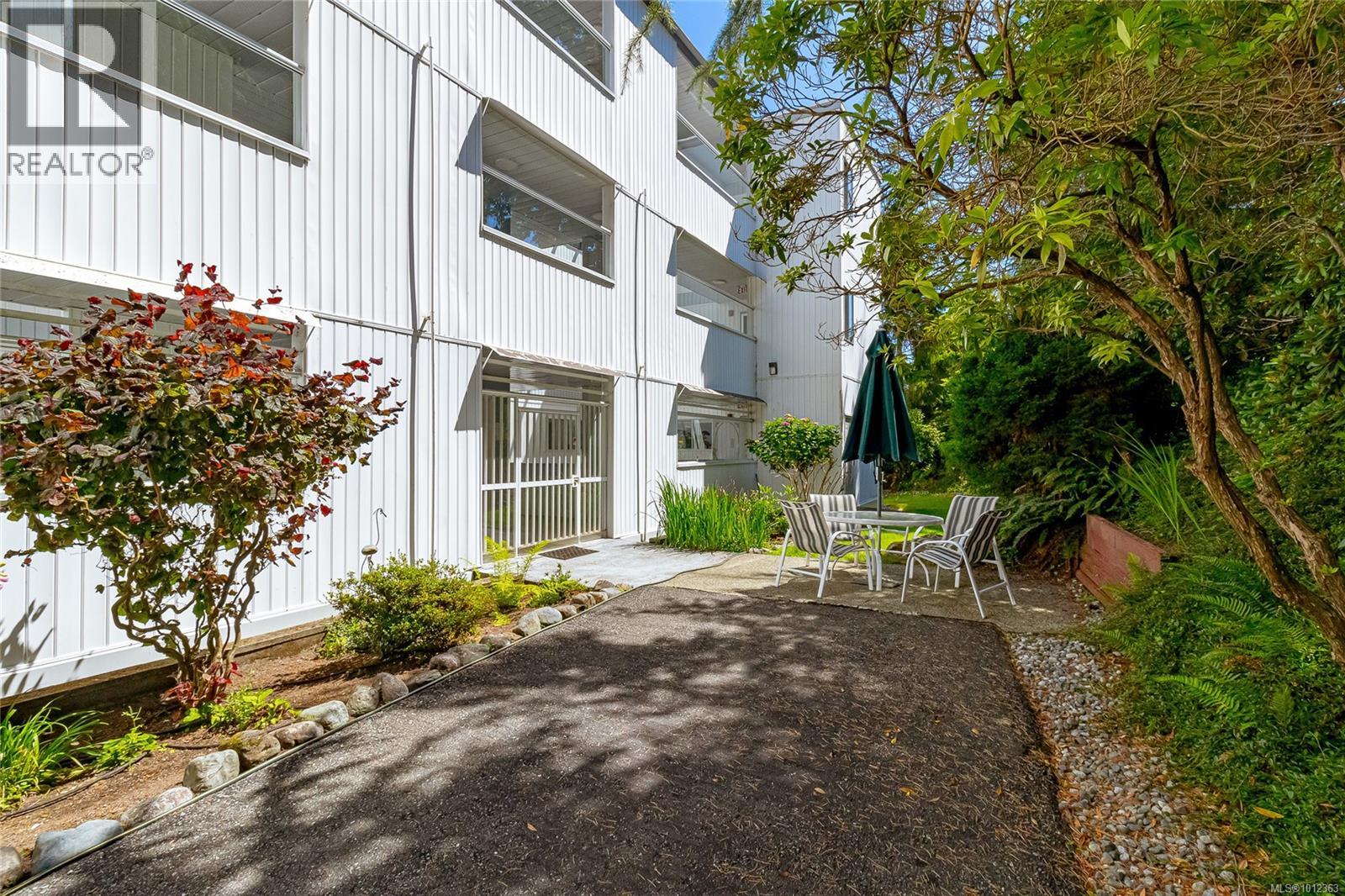404 9958 Daniel St, Chemainus