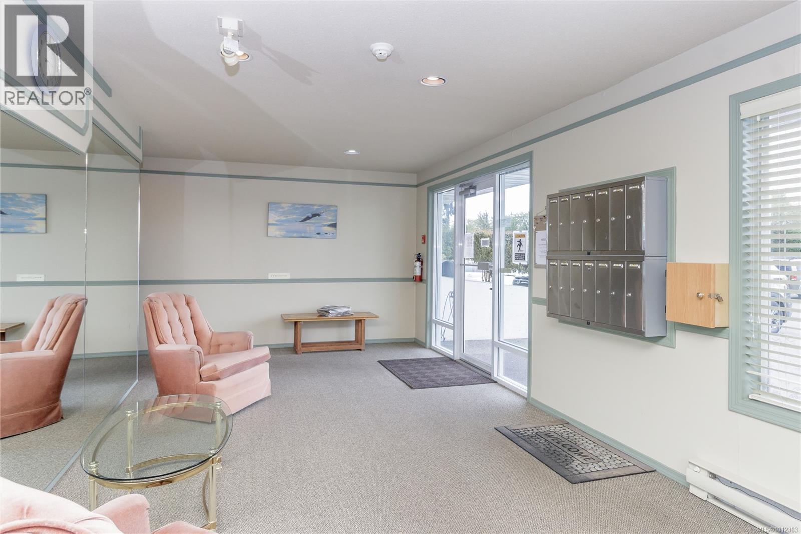 404 9958 Daniel St, Chemainus