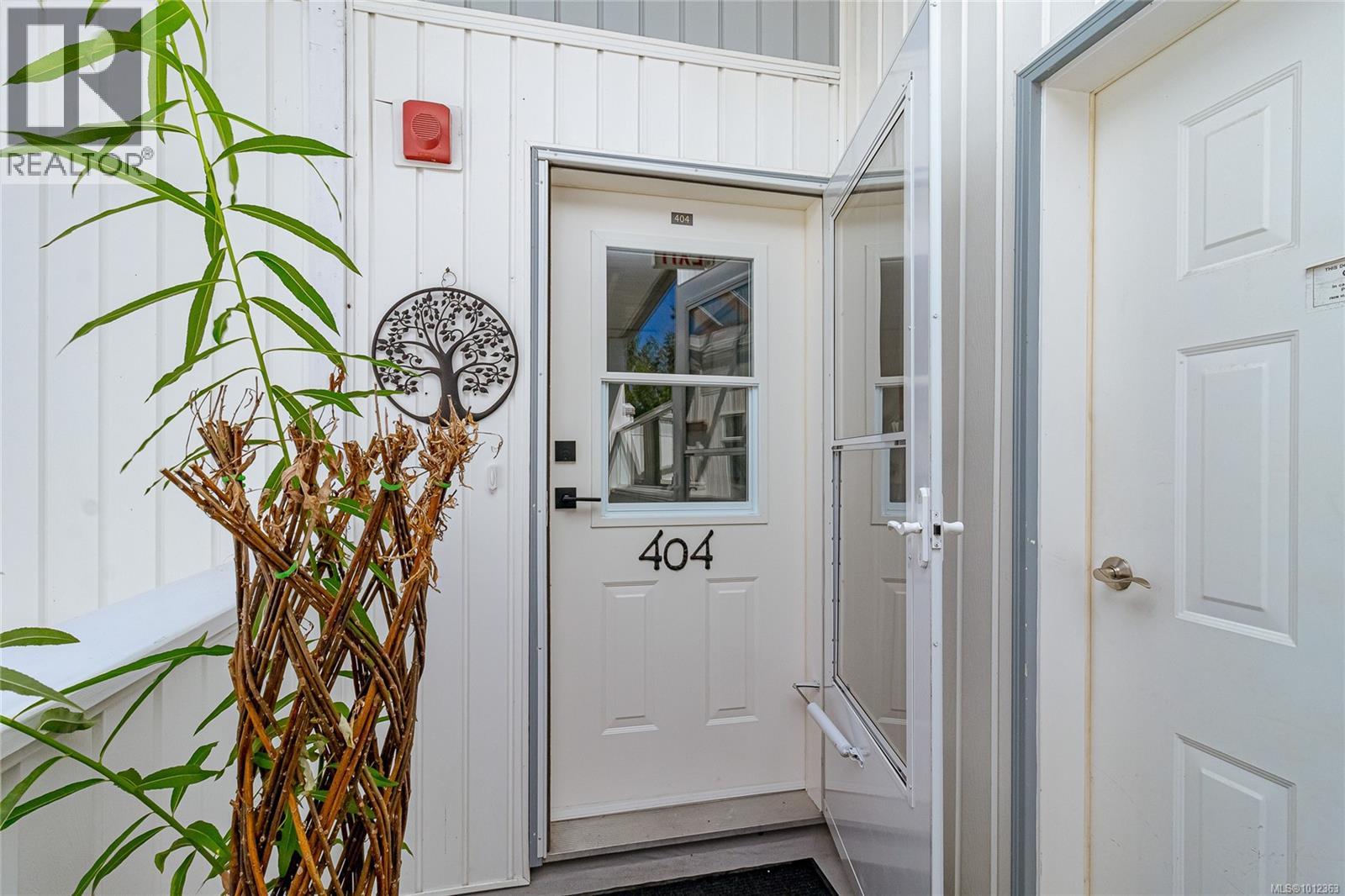 404 9958 Daniel St, Chemainus