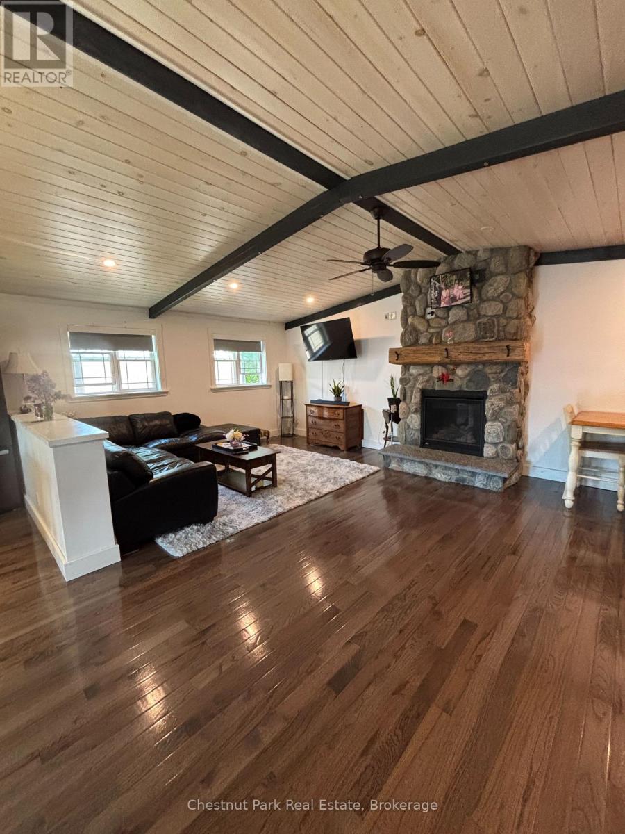 Photo 18 of 175 Crescent Drive, Gravenhurst ON