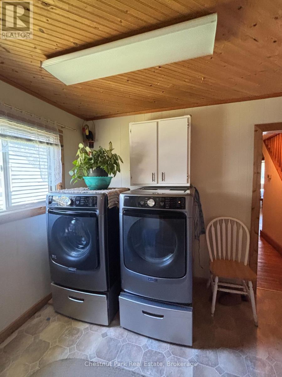 Photo 11 of 175 Crescent Drive, Gravenhurst ON