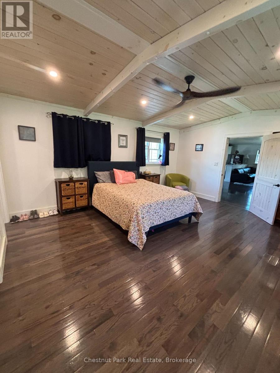 Photo 21 of 175 Crescent Drive, Gravenhurst ON