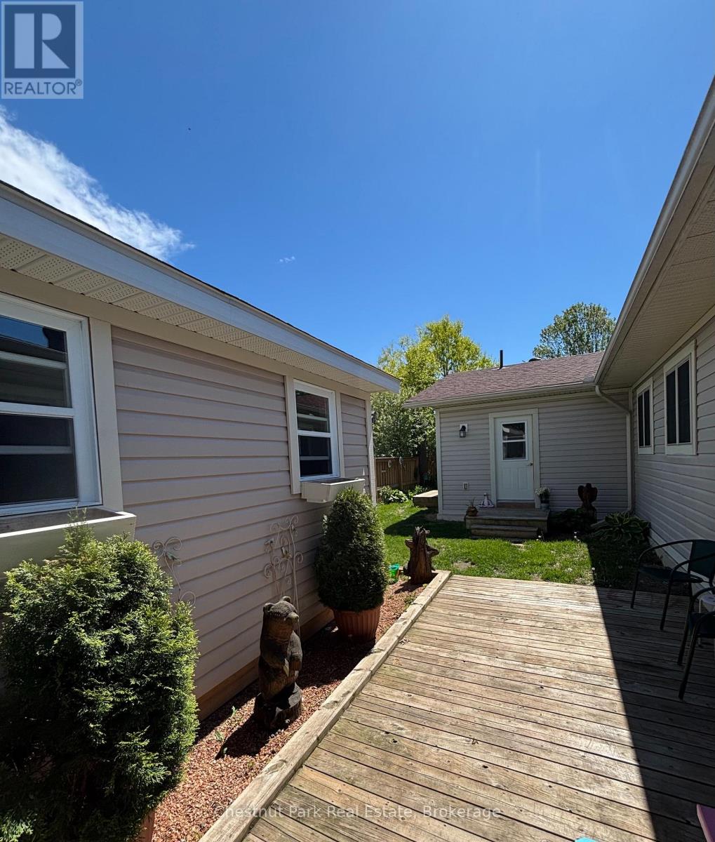 Photo 31 of 175 Crescent Drive, Gravenhurst ON