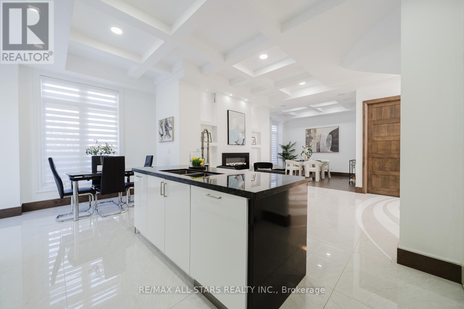 Photo 11 of 26 Lancer Drive, Vaughan ON
