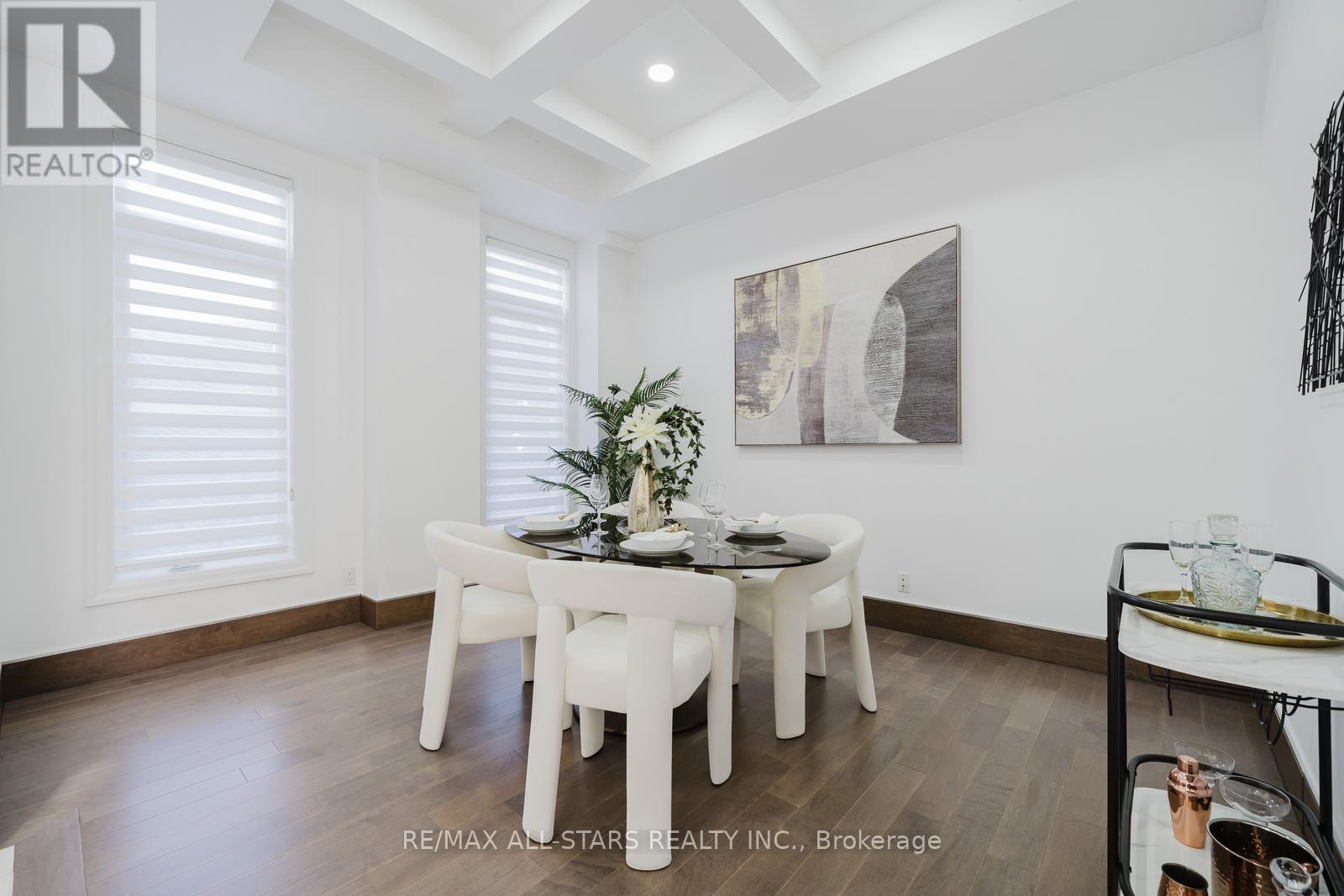 Photo 16 of 26 Lancer Drive, Vaughan ON