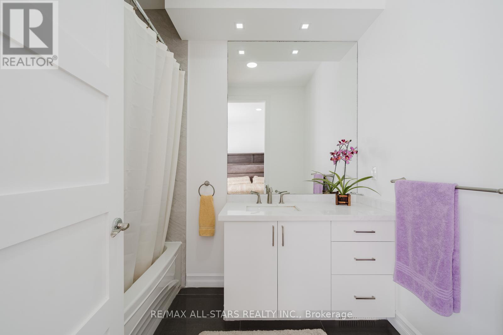 Photo 29 of 26 Lancer Drive, Vaughan ON