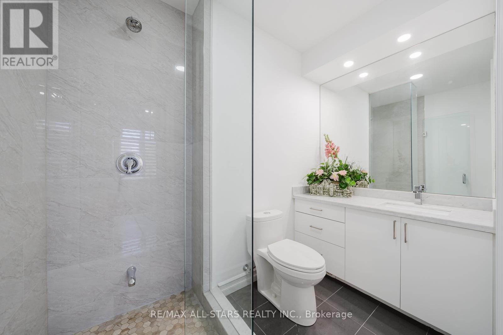 Photo 30 of 26 Lancer Drive, Vaughan ON