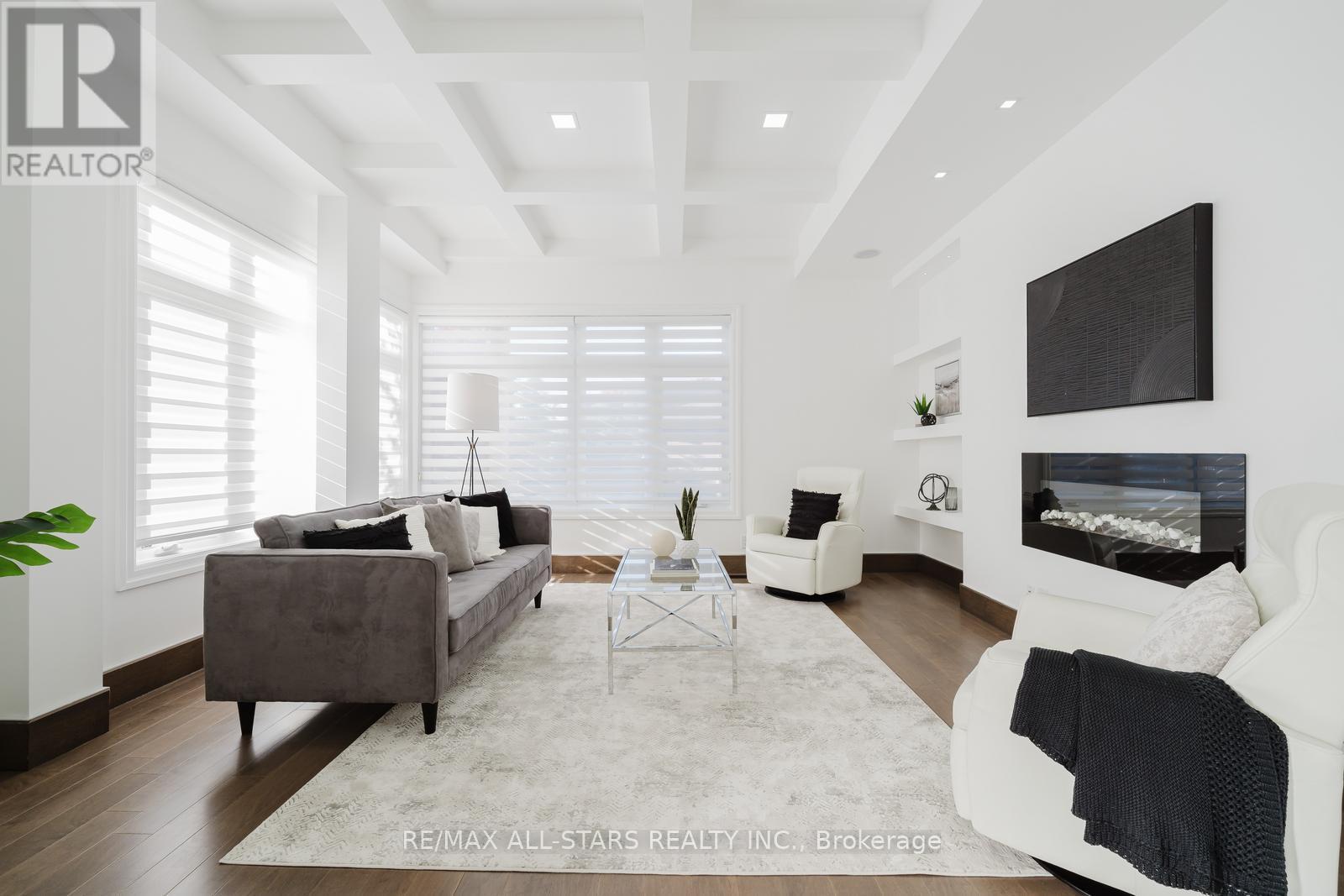 Photo 5 of 26 Lancer Drive, Vaughan ON