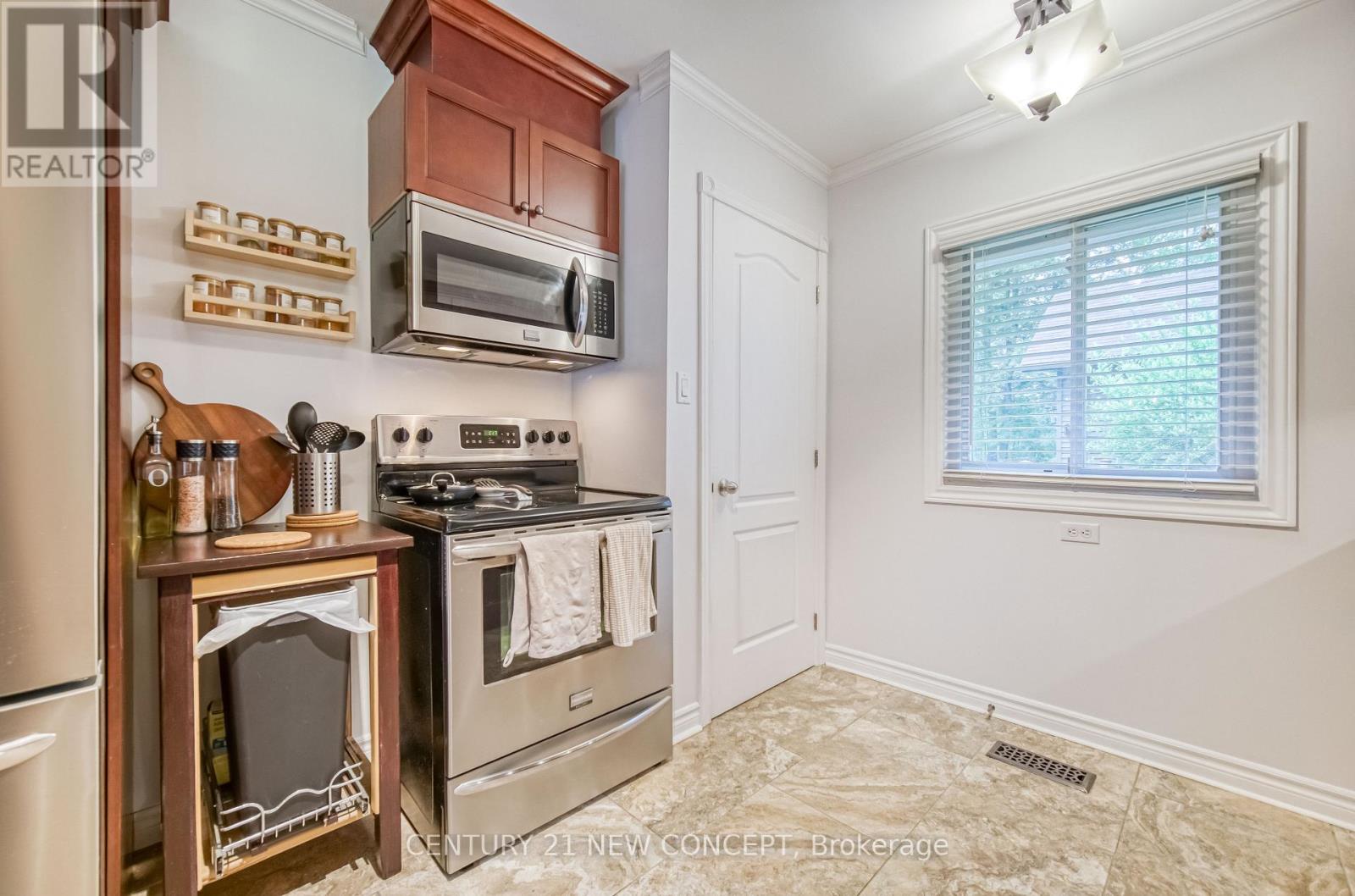 Photo 15 of 5531 Black River Road, Georgina ON