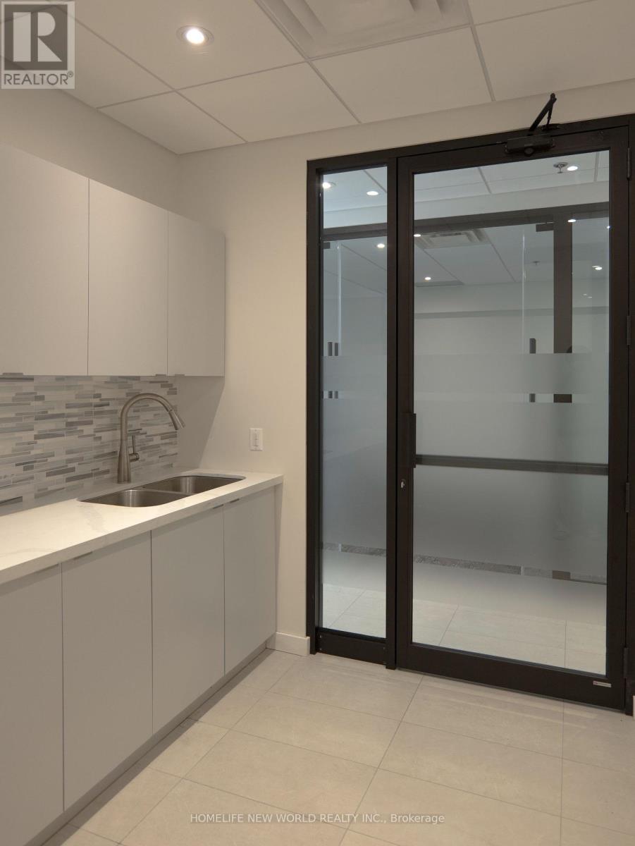 Photo 24 of 118 8901 Woodbine Avenue, Markham ON
