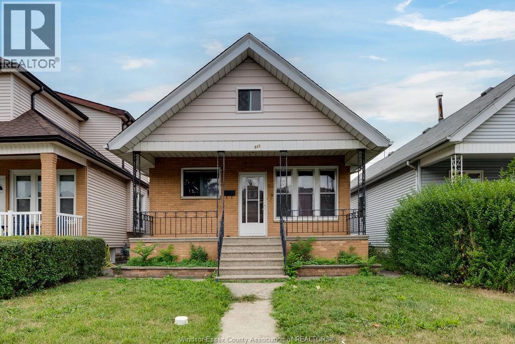 Photo 1 of 915 Elsmere, Windsor ON