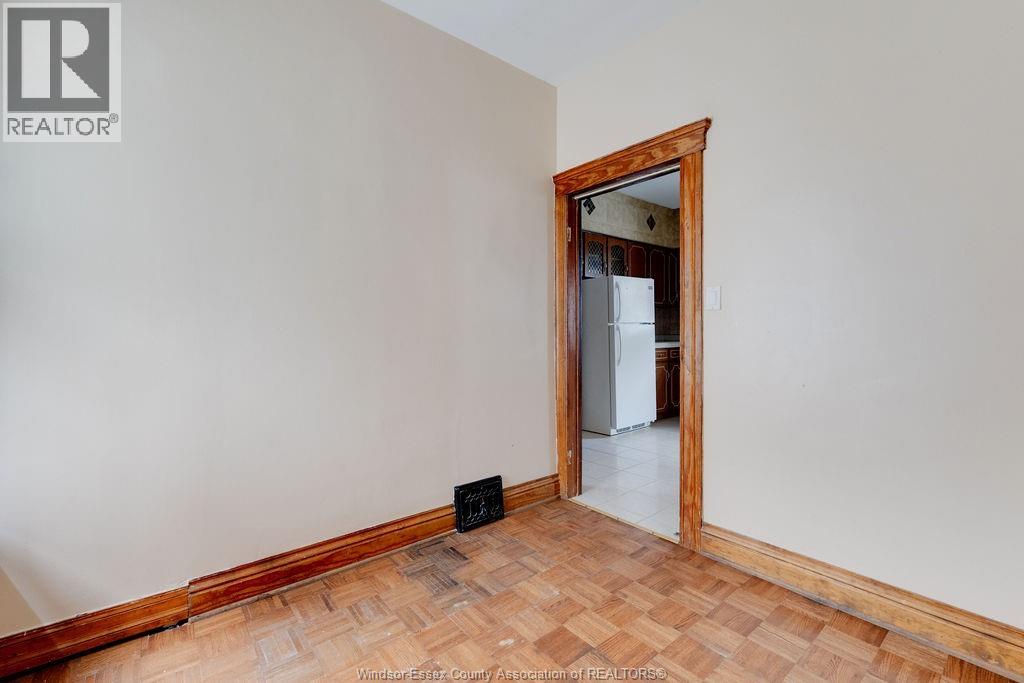Photo 15 of 915 Elsmere, Windsor ON