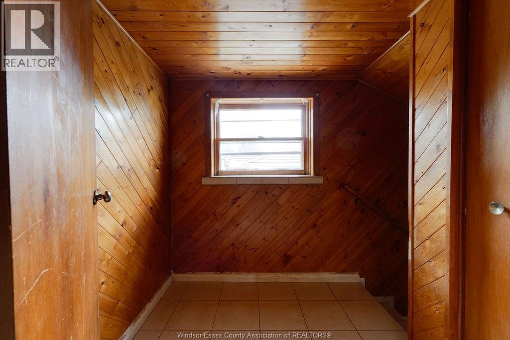 Photo 17 of 915 Elsmere, Windsor ON