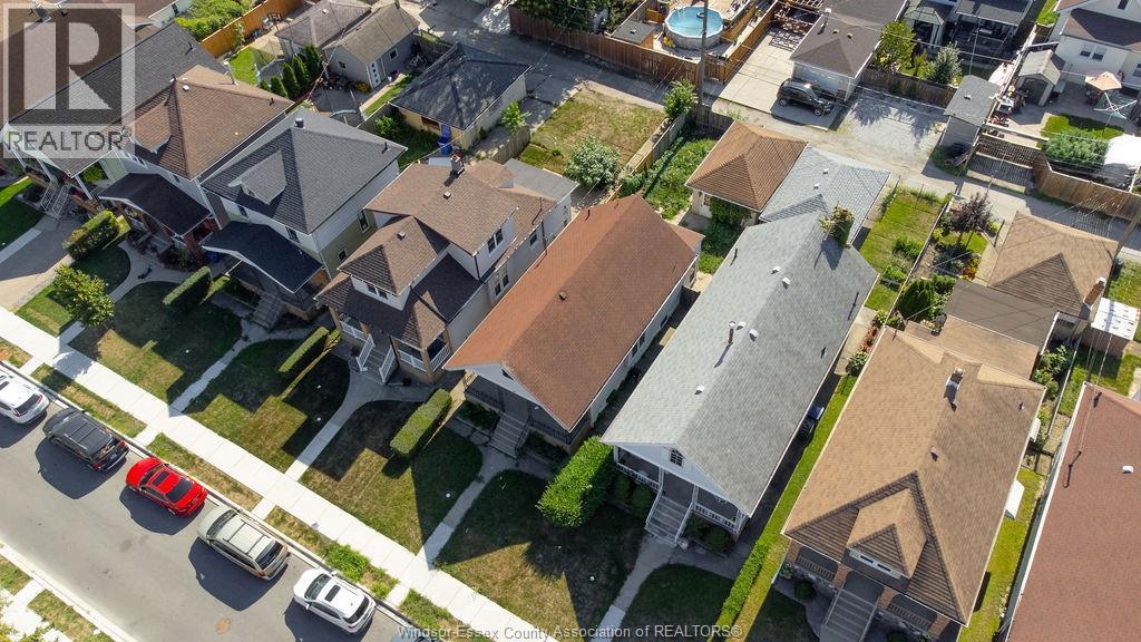Photo 20 of 915 Elsmere, Windsor ON