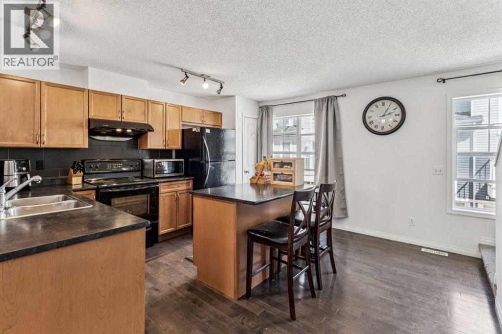Photo 6 of 3096 New Brighton Gardens Se, Calgary AB