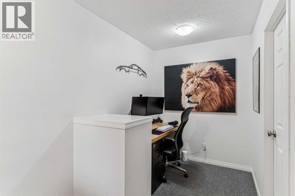 Photo 10 of 3096 New Brighton Gardens Se, Calgary AB