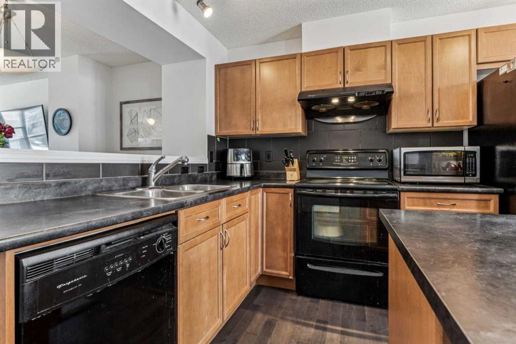 Photo 8 of 3096 New Brighton Gardens Se, Calgary AB