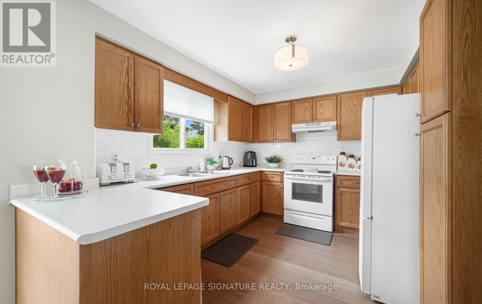 Photo 14 of 4205 Sawmill Valley Drive, Mississauga ON