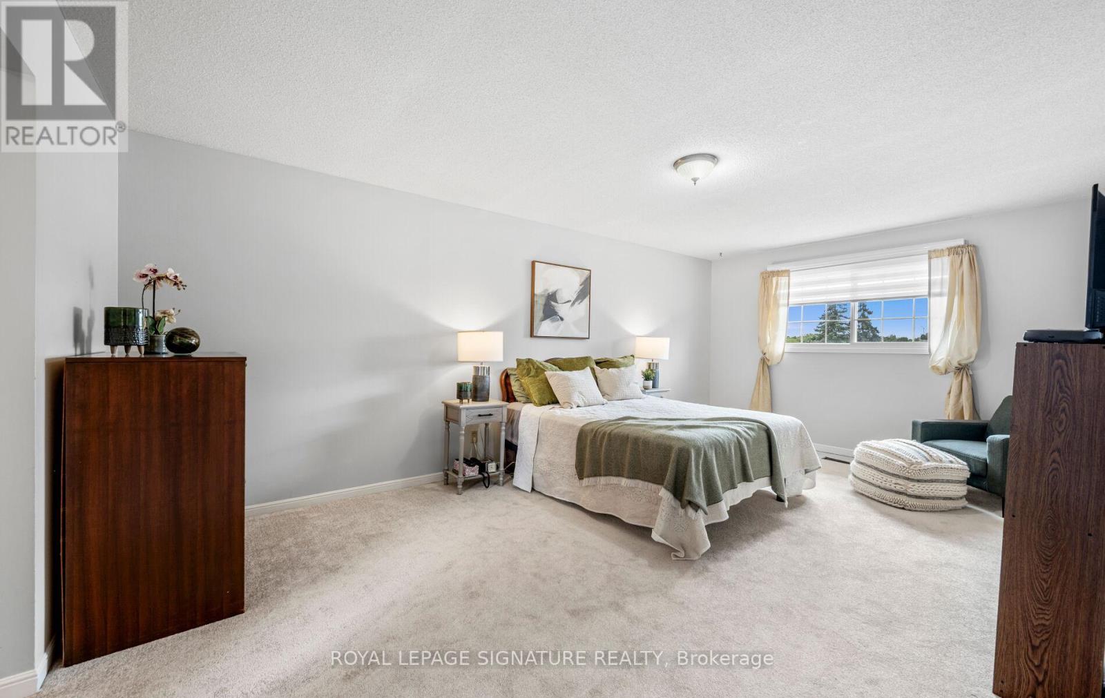 Photo 18 of 4205 Sawmill Valley Drive, Mississauga ON