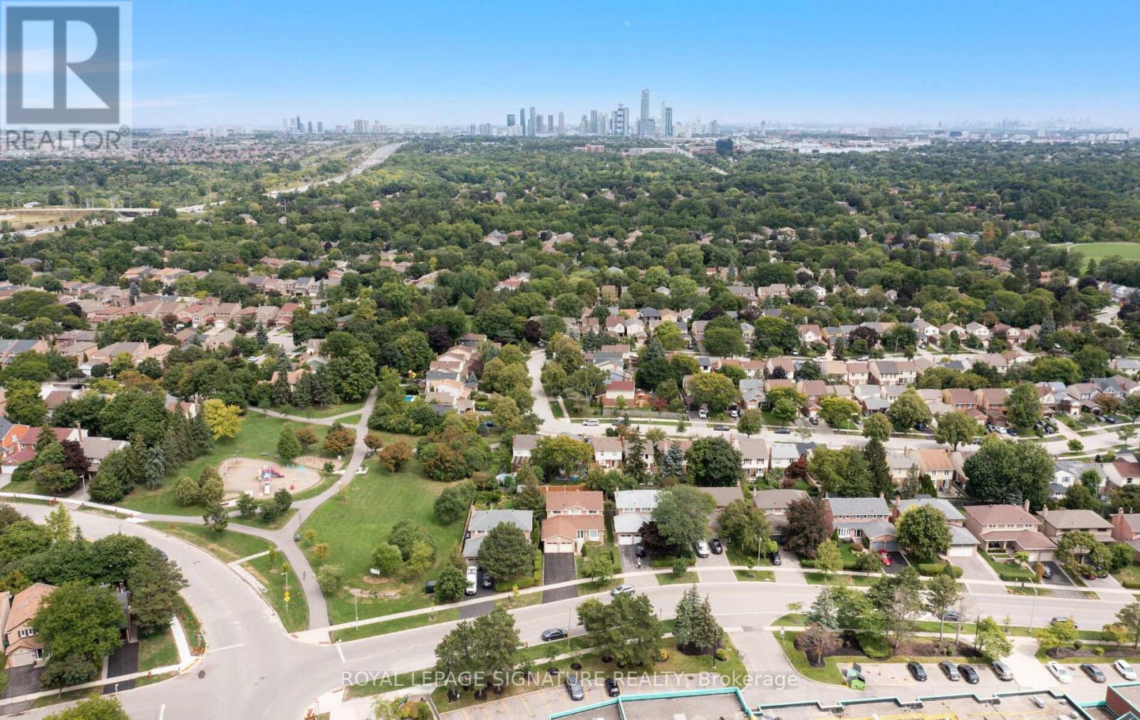Photo 33 of 4205 Sawmill Valley Drive, Mississauga ON