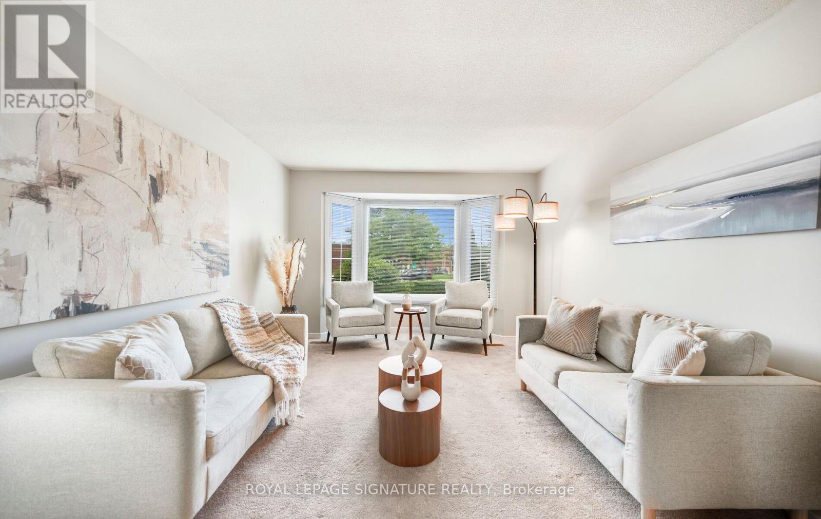 Photo 6 of 4205 Sawmill Valley Drive, Mississauga ON