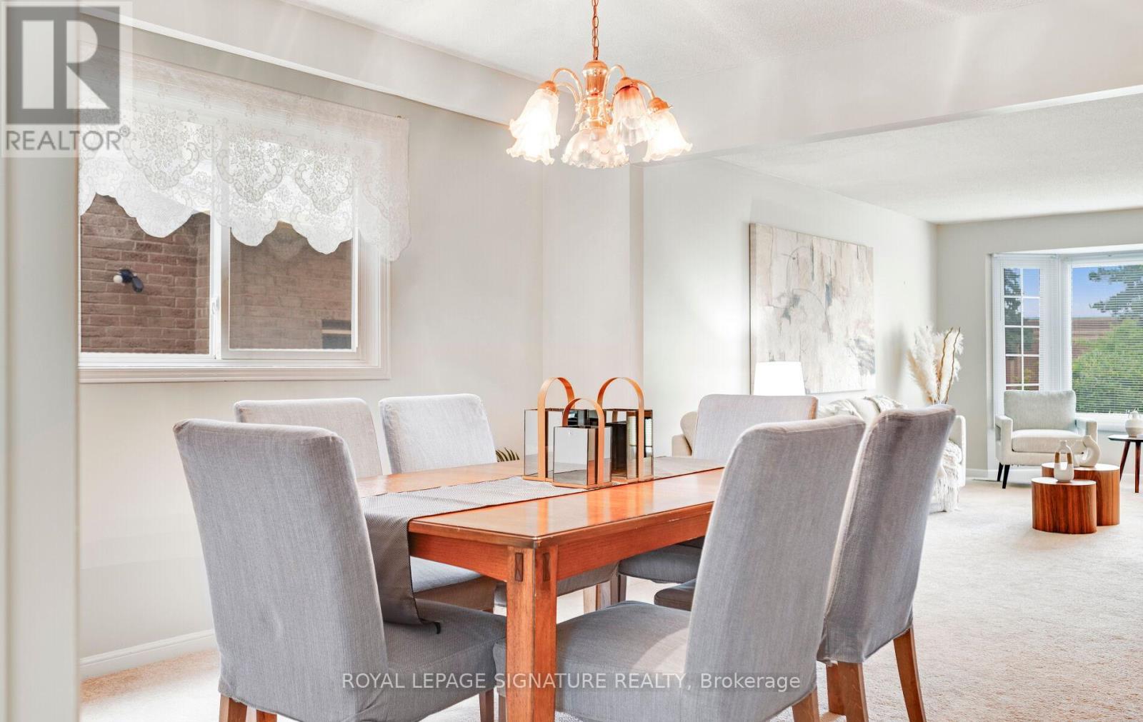 Photo 9 of 4205 Sawmill Valley Drive, Mississauga ON