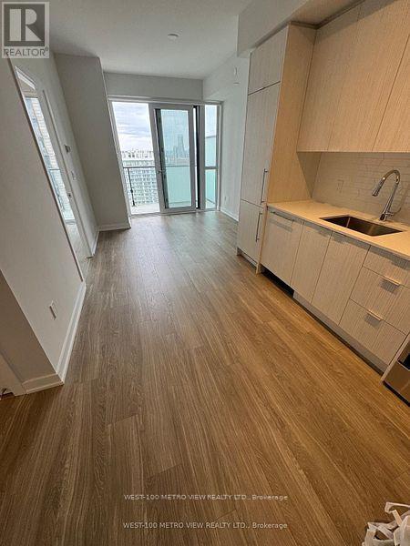 Photo 2 of 2402 430 Square One Drive, Mississauga ON
