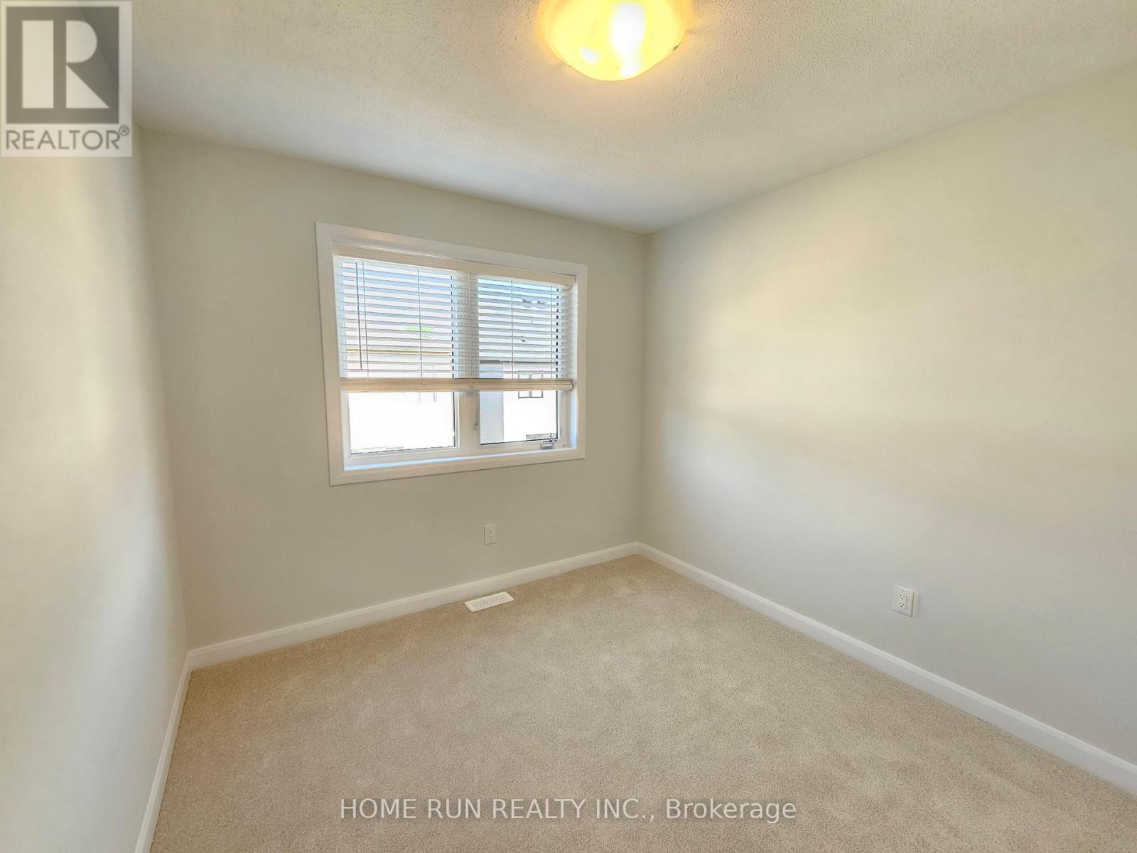 Photo 12 of 932 Eileen Vollick Crescent, Ottawa ON