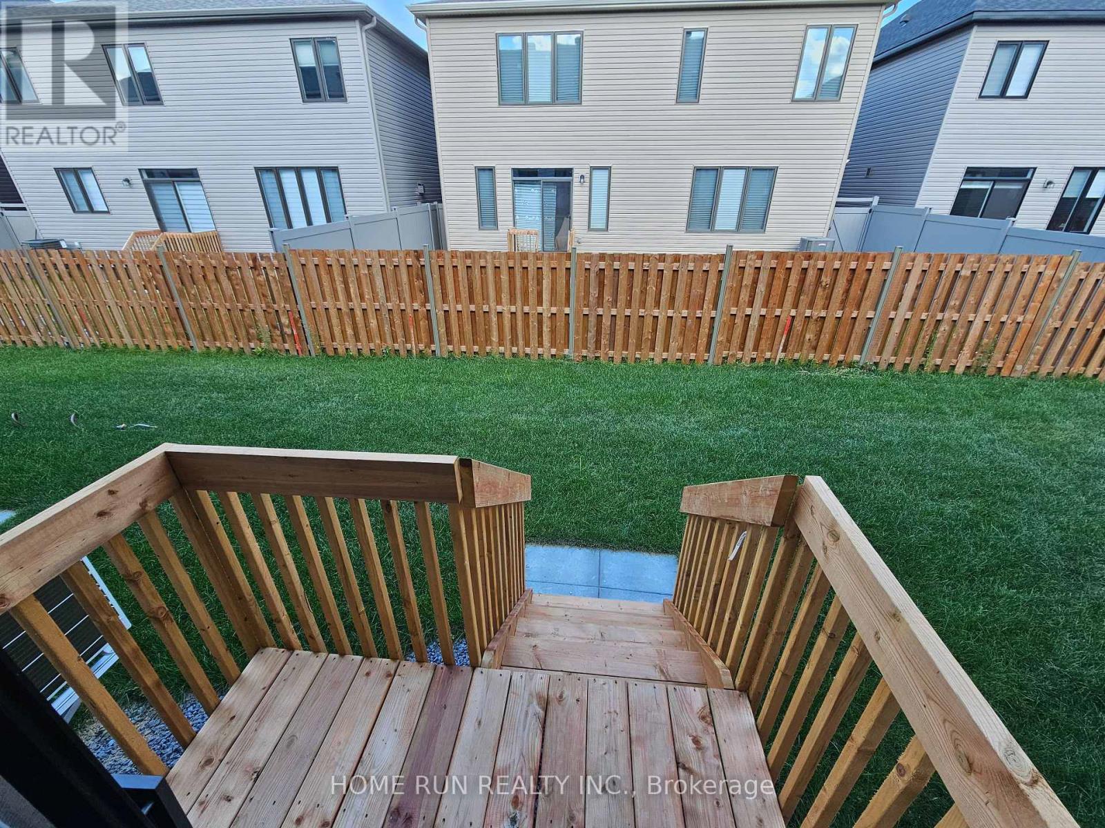 Photo 20 of 932 Eileen Vollick Crescent, Ottawa ON