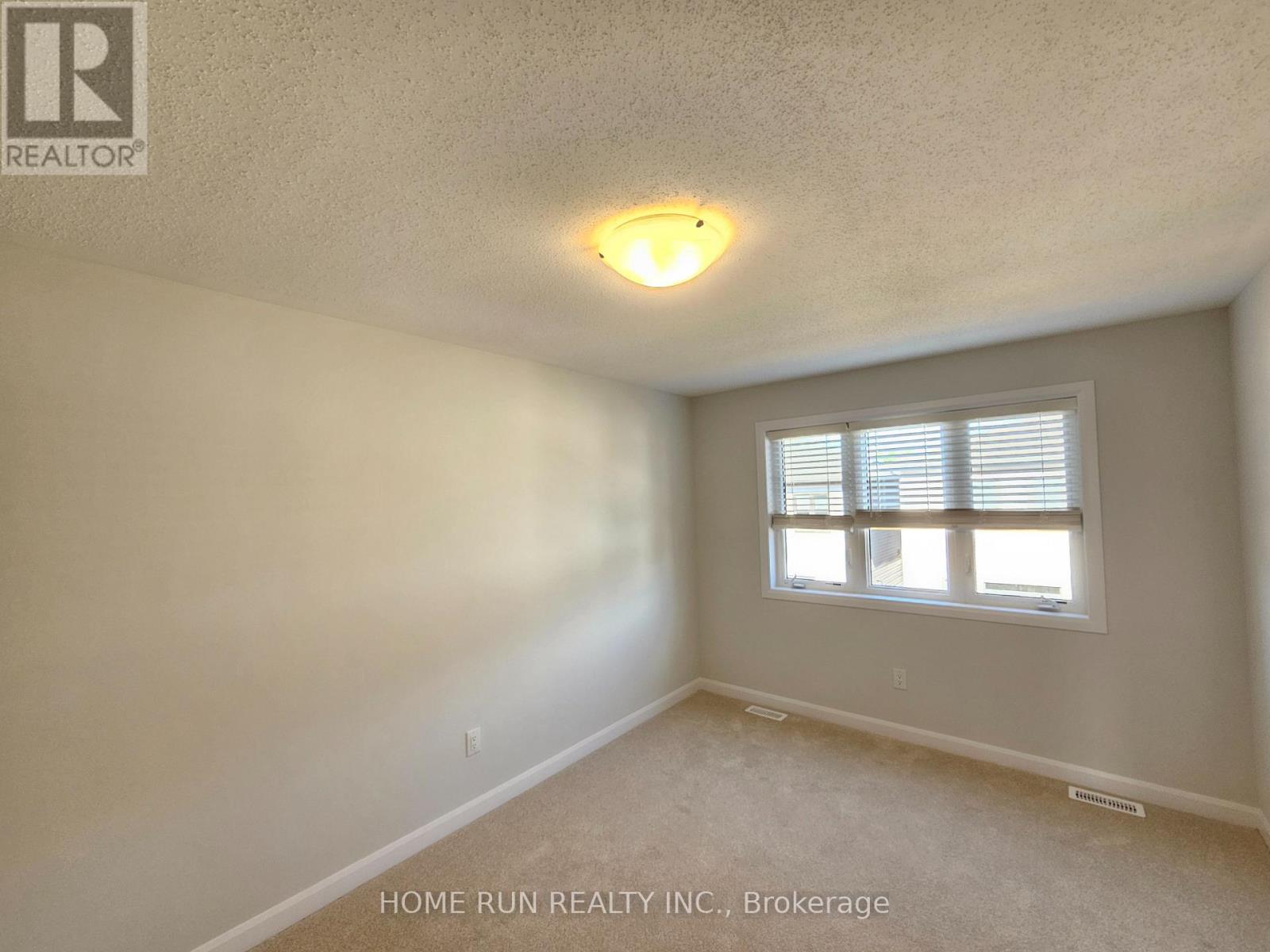 Photo 8 of 932 Eileen Vollick Crescent, Ottawa ON