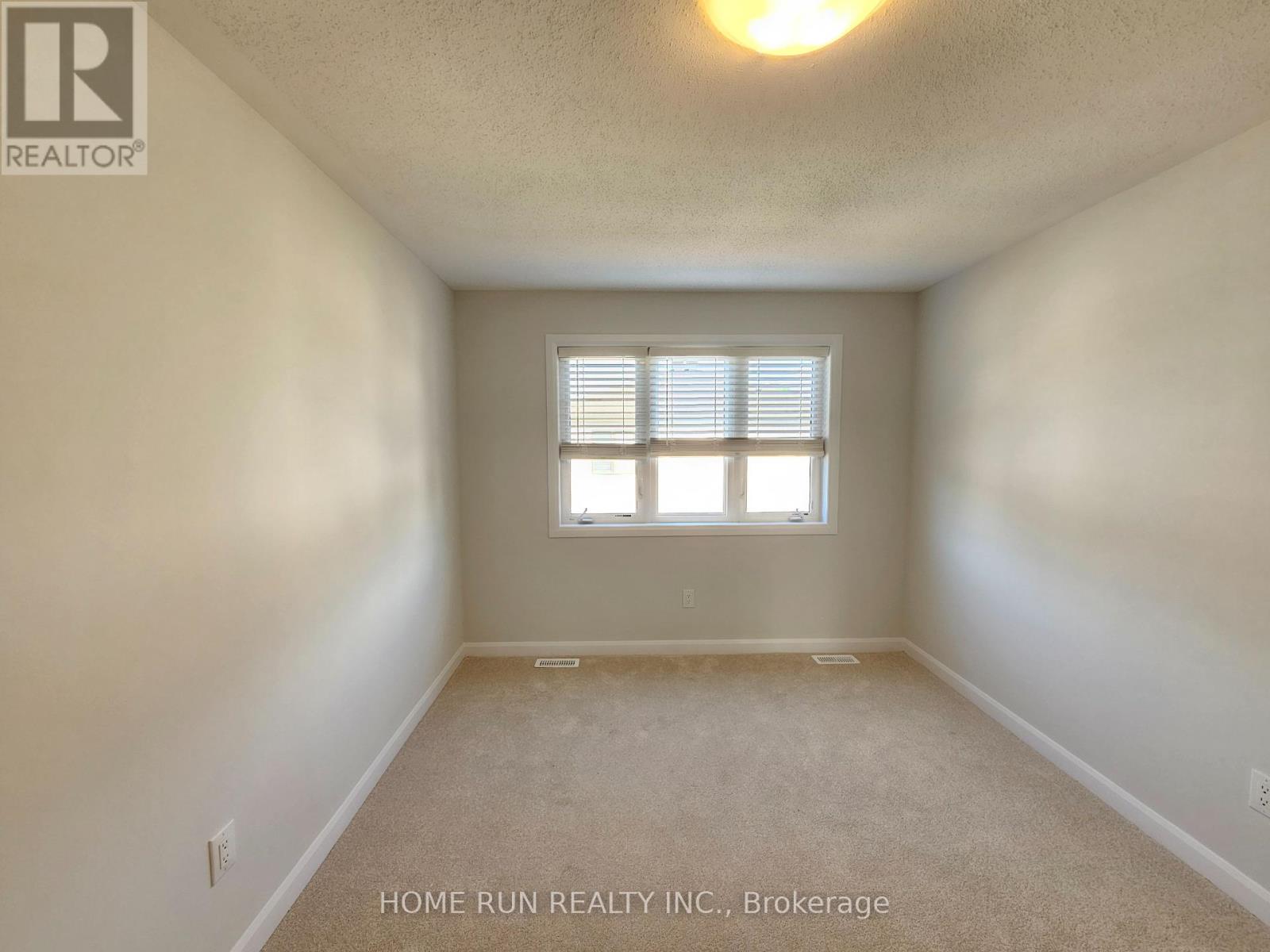 Photo 9 of 932 Eileen Vollick Crescent, Ottawa ON