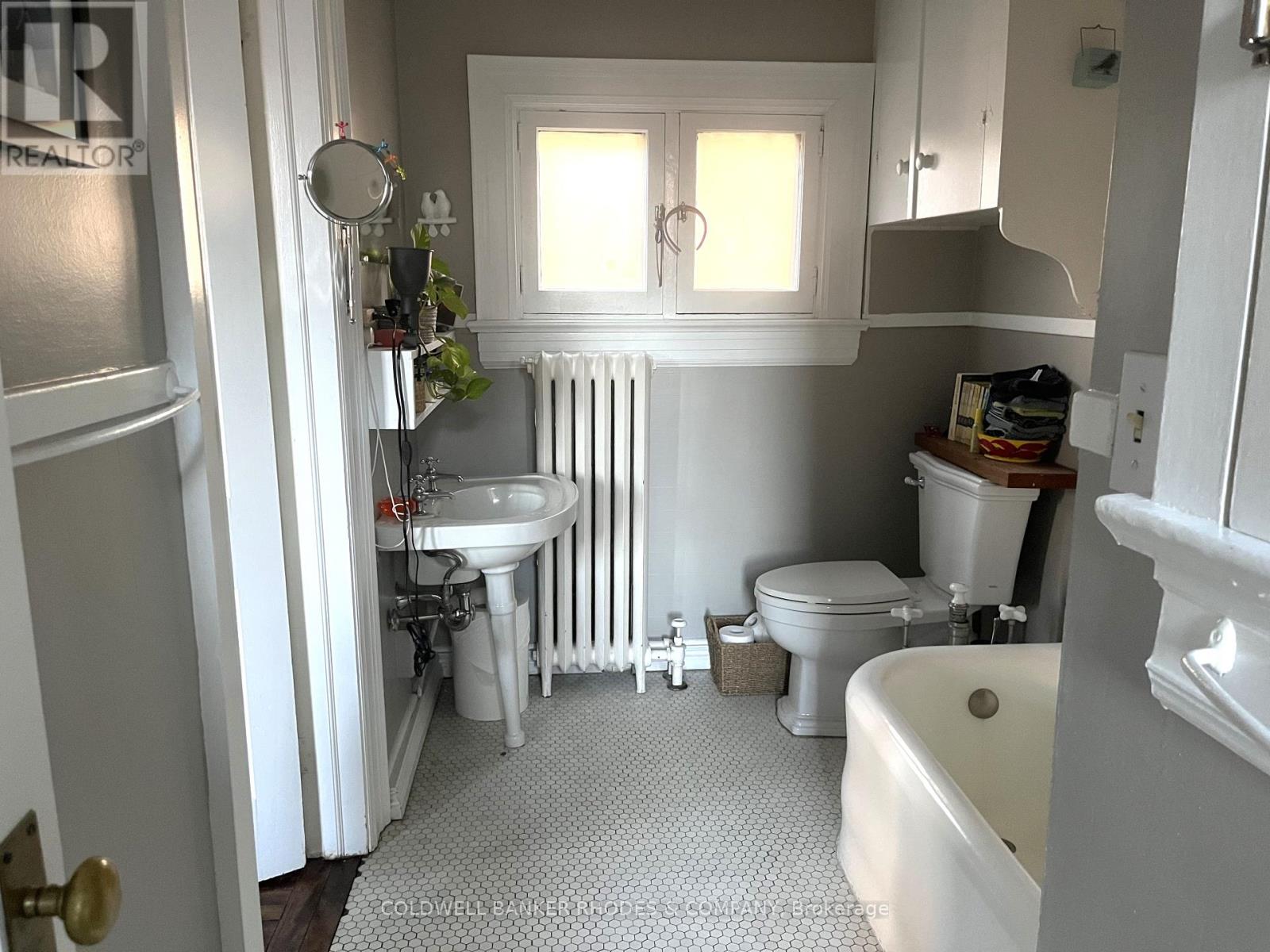 Photo 9 of Unit 1 On 2nd Floor 8 1 2 Range Road, Ottawa ON
