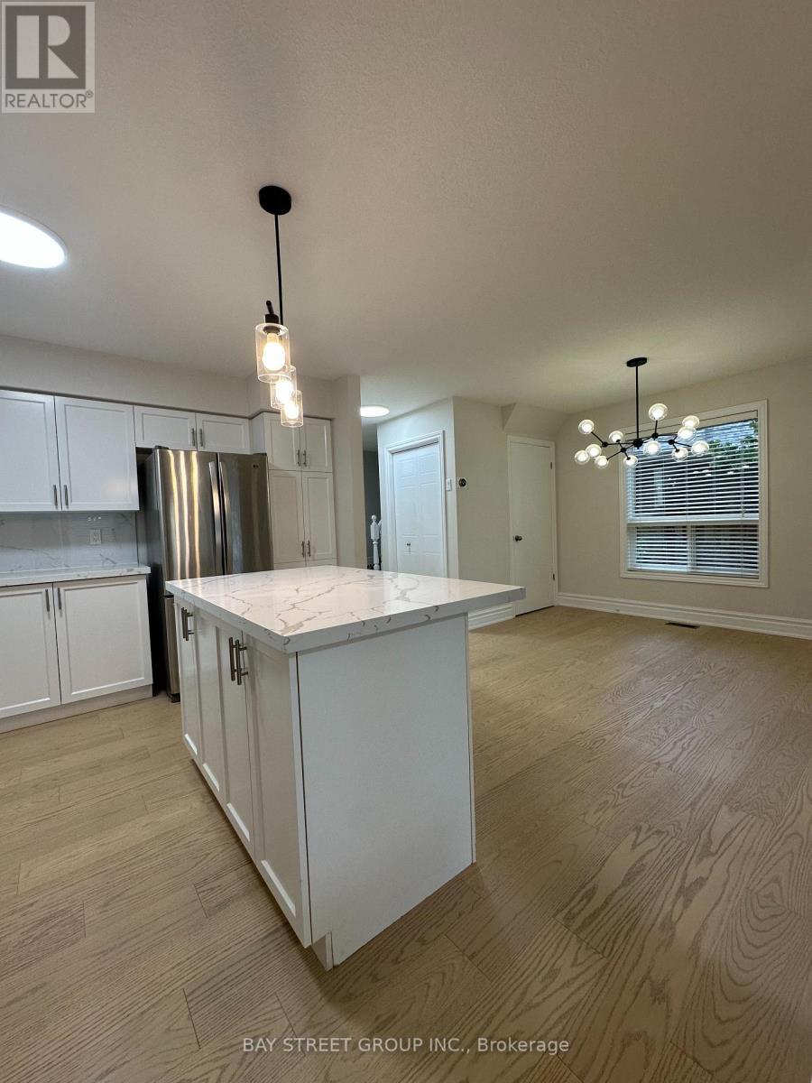Photo 11 of 19 Silversmith Court, Guelph ON