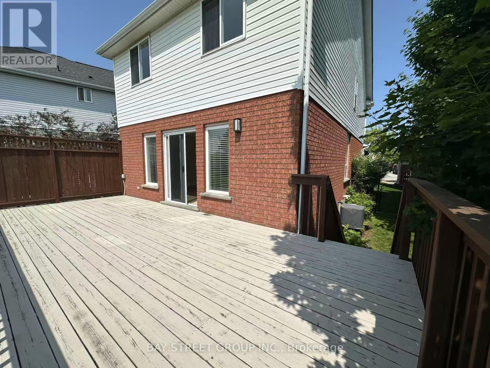 Photo 18 of 19 Silversmith Court, Guelph ON