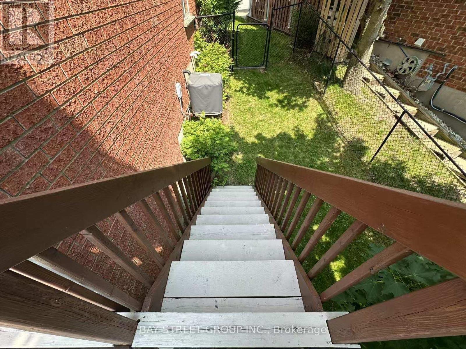 Photo 20 of 19 Silversmith Court, Guelph ON